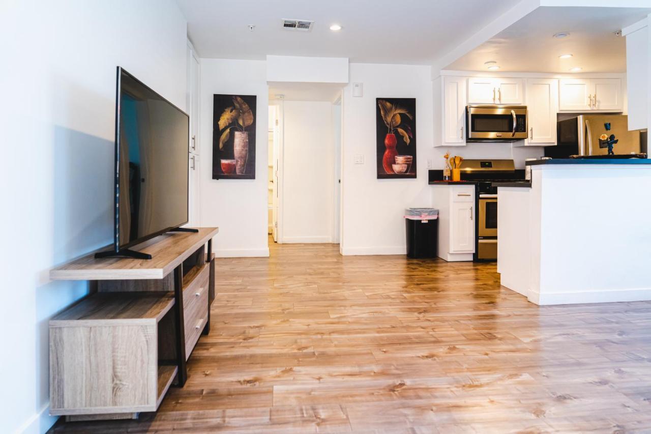 Modern Remodeled 1-Bedroom Close To Hollywood Walk Of Fame With Parking Los Angeles Dış mekan fotoğraf